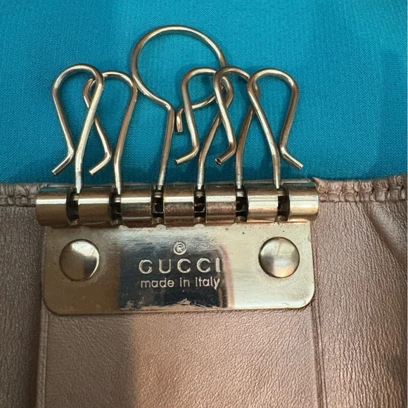 Gucci key holder / wallet. Excellent used condition. - Picture 7 of 12